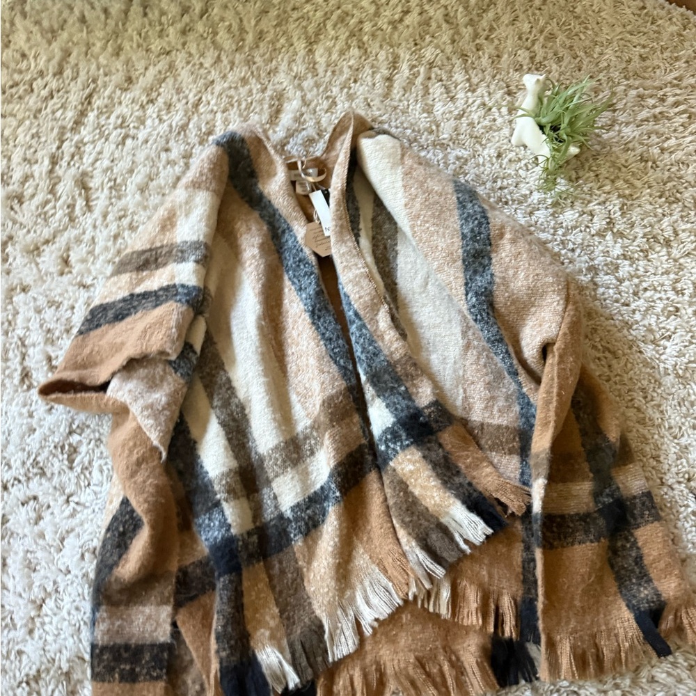 Nine West Tan and Cream Knit Sweater - Picture 2 of 6